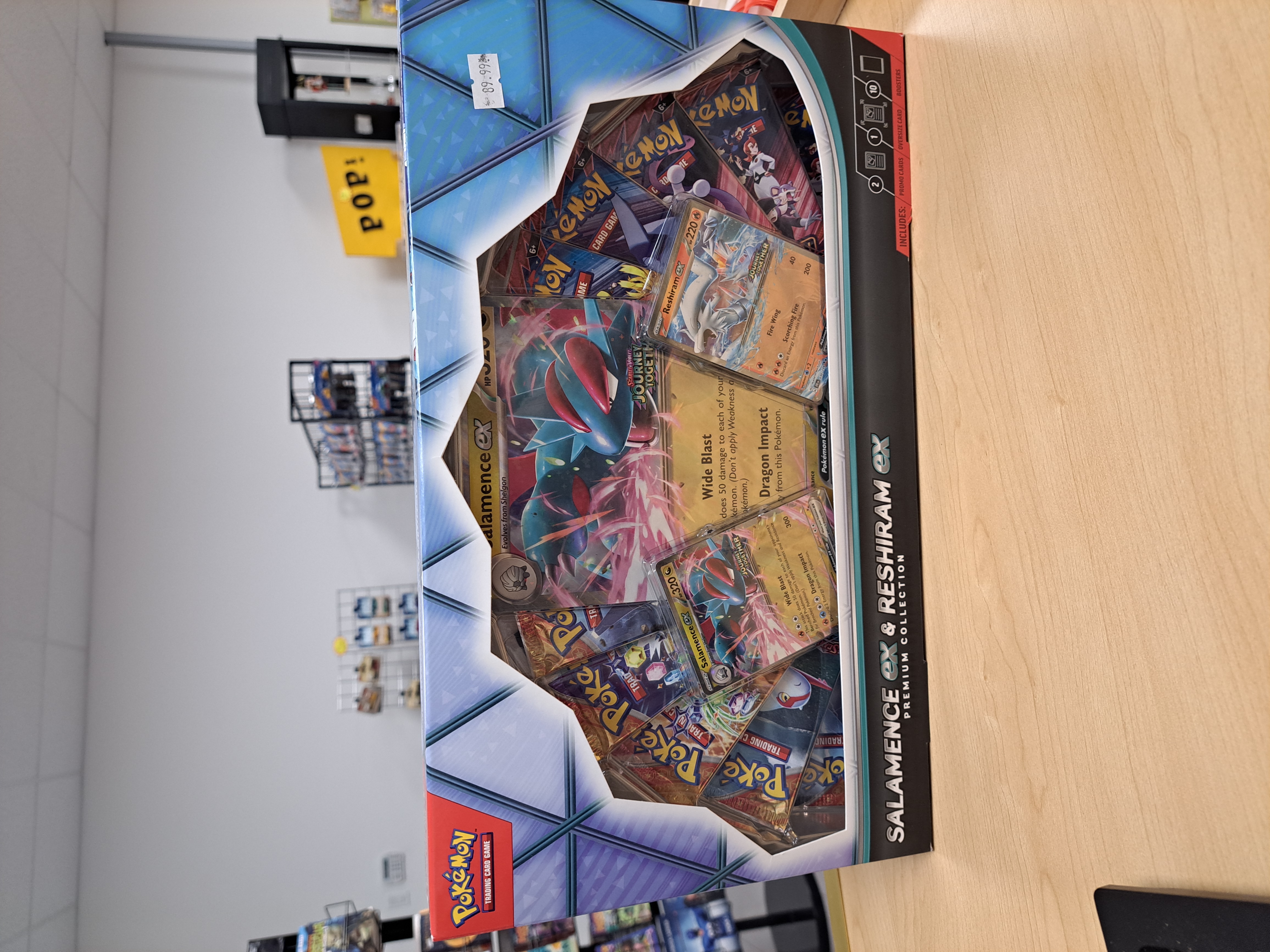 Pokémon Salamence ex and reshiram ex boite